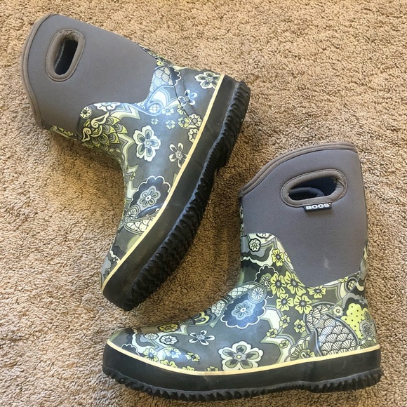Bogs Shoes - Bogs Classic Mid Paisley Boots Gray/Green size Women’s 10